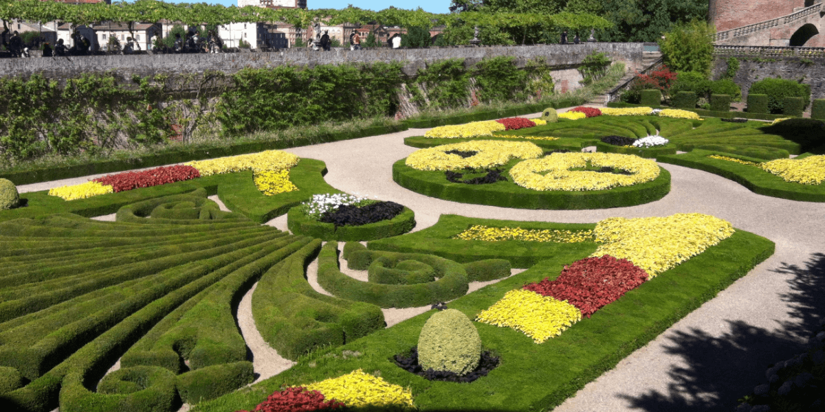 TRANSFORMING OUTDOOR SPACES INTO MASTERPIECES